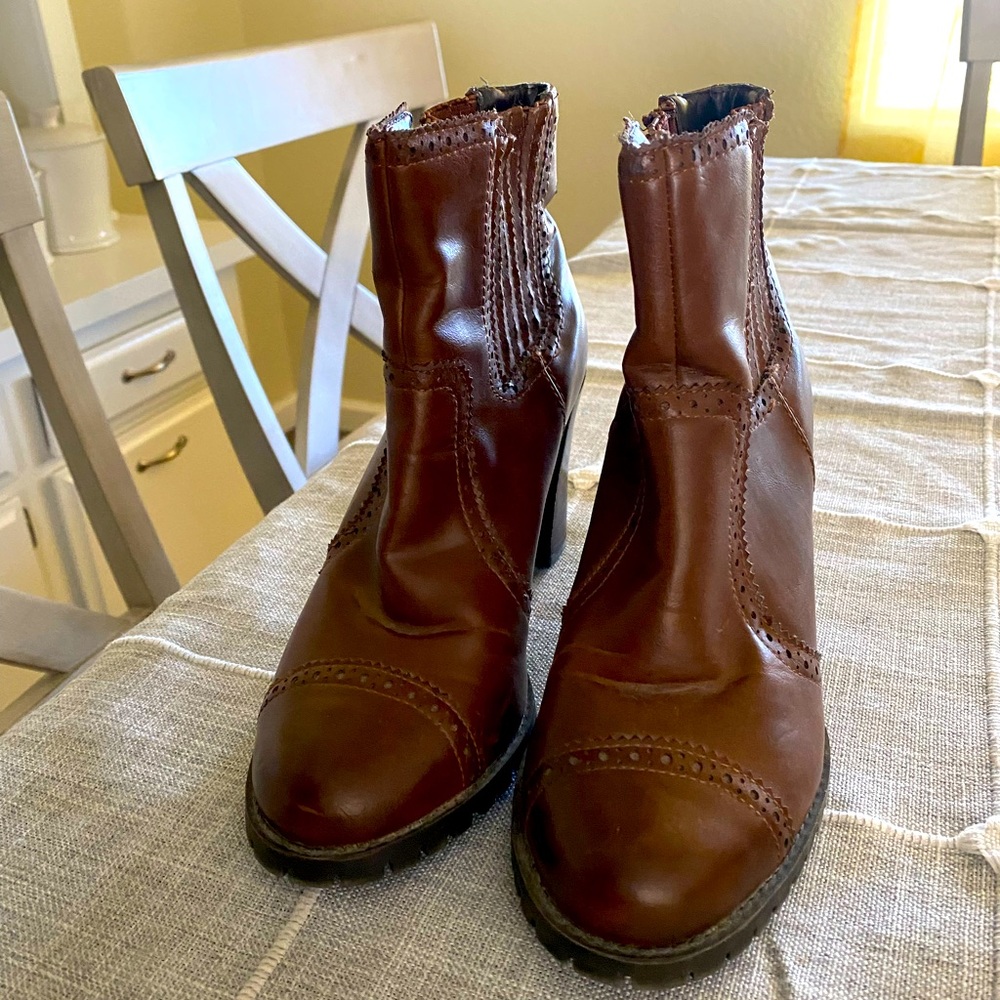 FRANKO SARTO Women’s booties size 6